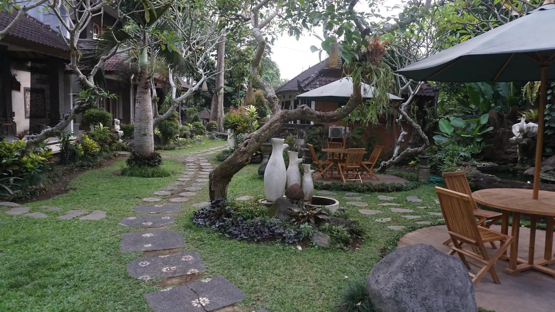 *** Guest house Liyer Spirit House Hotel Ubud  Indonesia